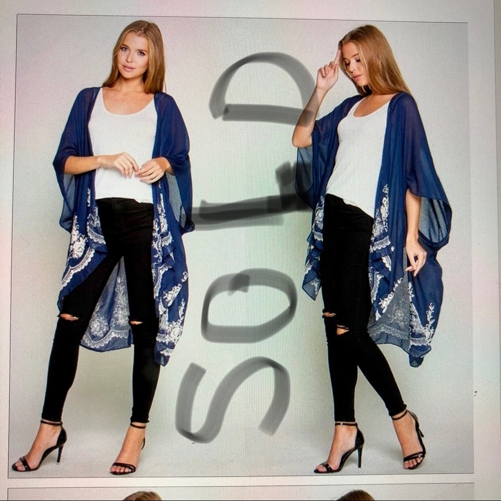 🔴Sold🔴FLORAL EMBROIDERED SHRUG..OS